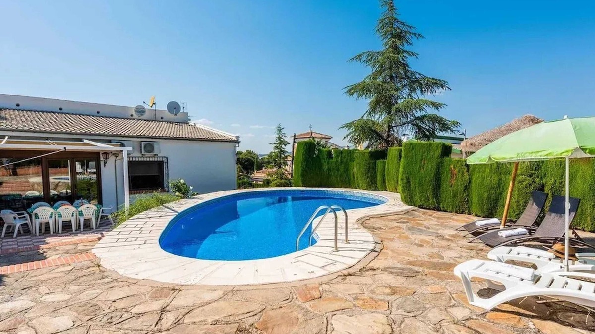Barrio de la Vega Villa | Homerez - Spacious Villa with Private Pool in Monachil