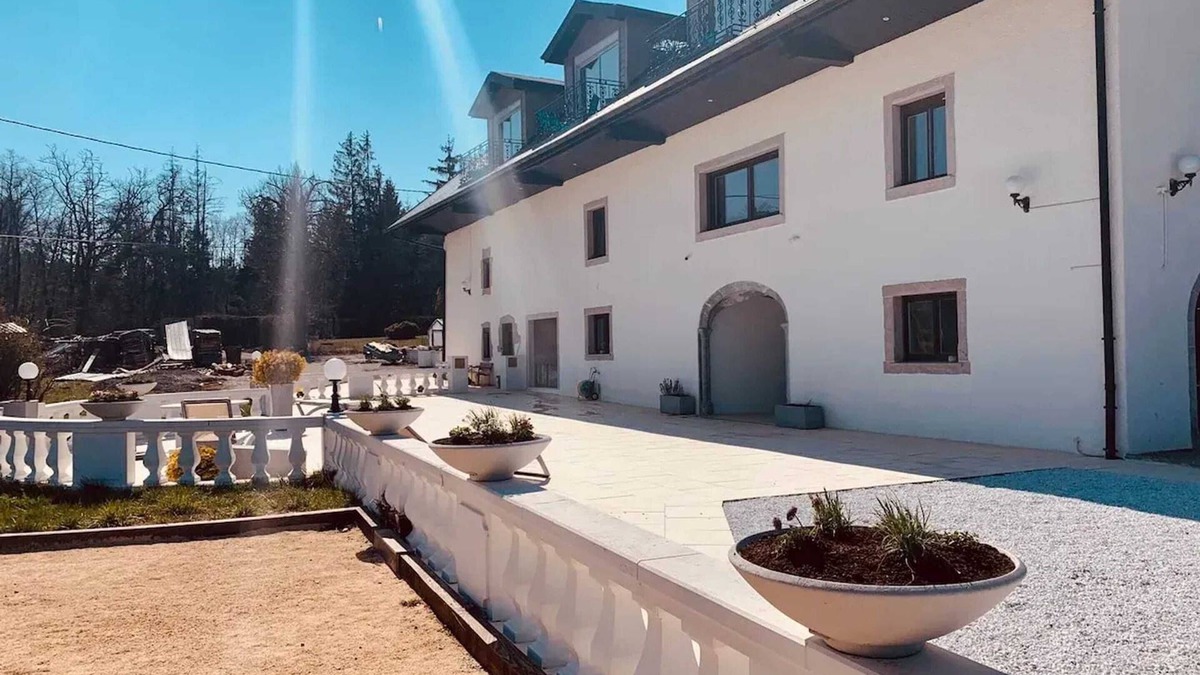 Cercier Villa | Homerez - Spacious Villa with Pool near Geneva