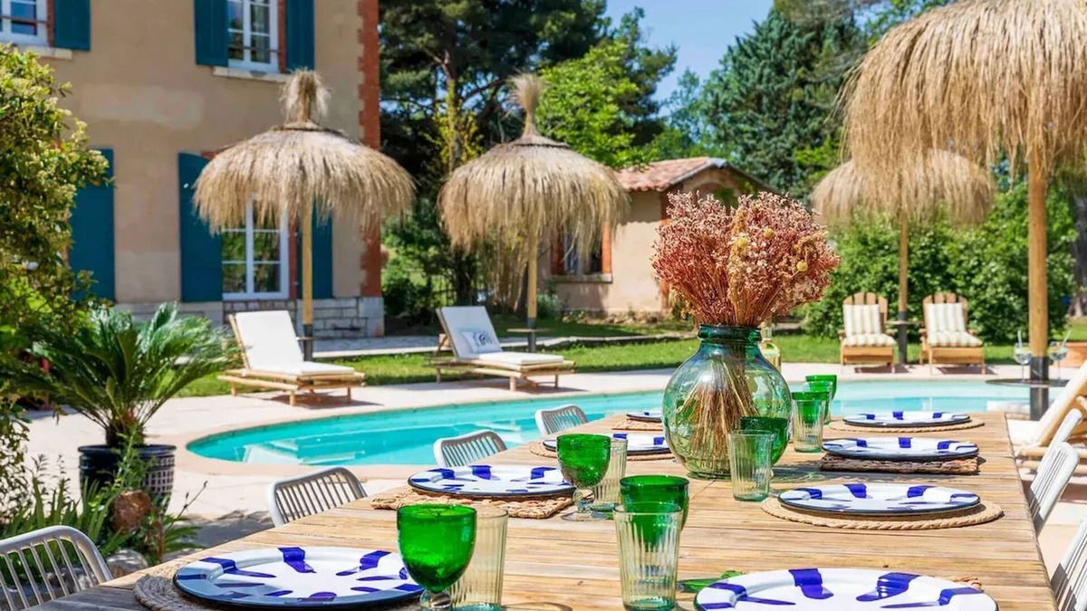 Ponteves Villa | Homerez - Spacious Villa in Pontevès with Private Pool.