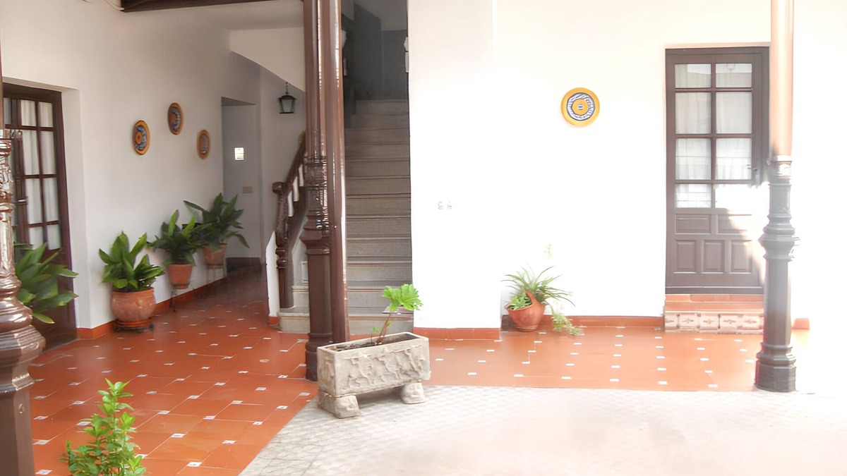 Almagro House | Homerez - Spacious welcoming house in the heart of Almagro