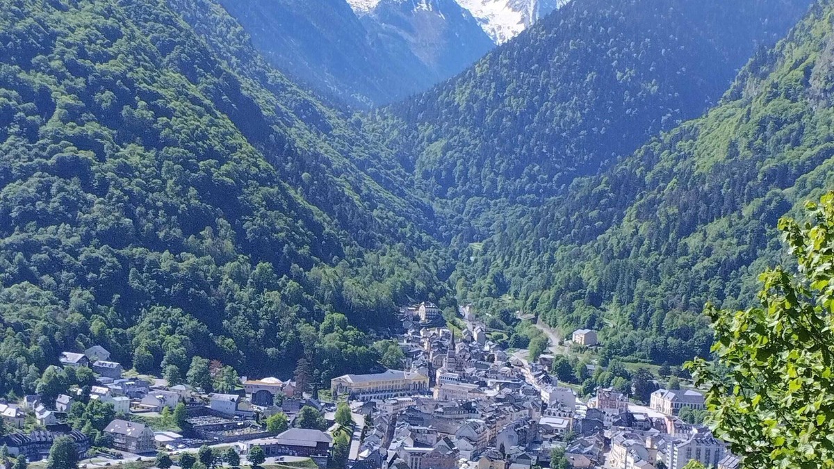 Cauterets Apartment | Homerez - Studio in Cauterets.