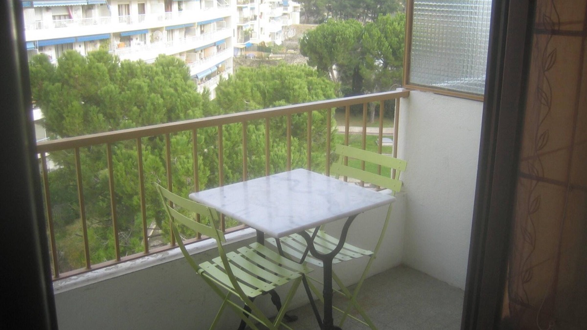 4th Arrondissement Apartment | Homerez - Studio in Marseille with balcony