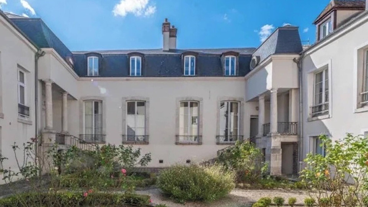 Nemours Apartment | Homerez - Studio Nemours - Parking
