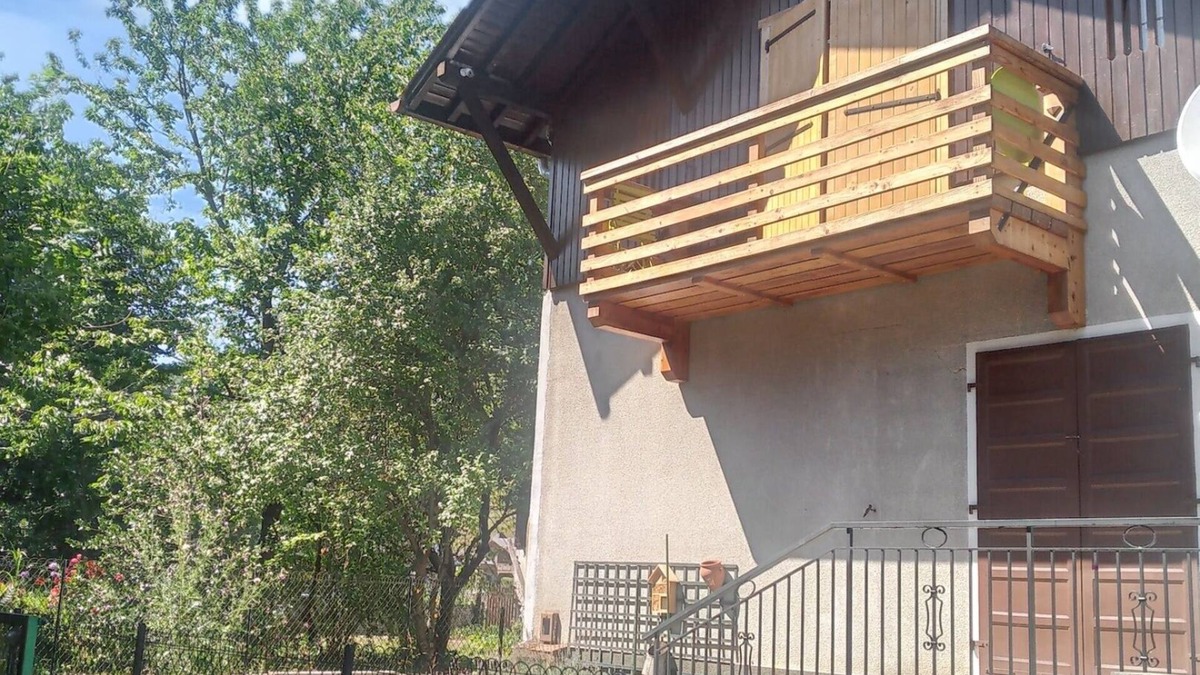 Taninges Apartment | Homerez - Studio Taninges, garden