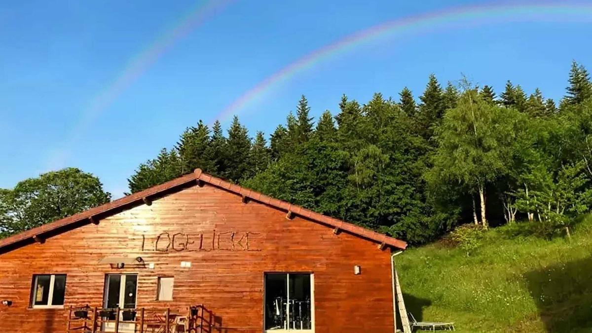 Saint-Sauveur-en-Rue Ski Chalet | Homerez - Villa in Saint-Sauveur-en-Rue