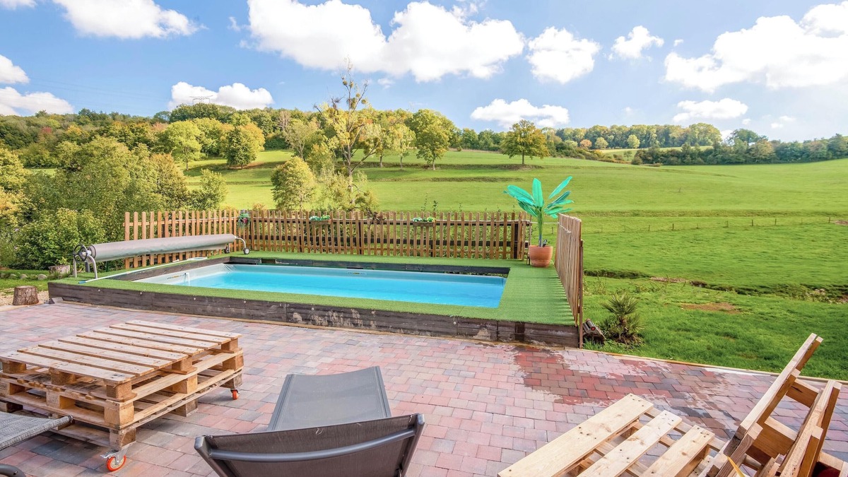 Sapogne-et-Feucheres Villa | Homerez - Villa in Sapogne-et-Feuchères