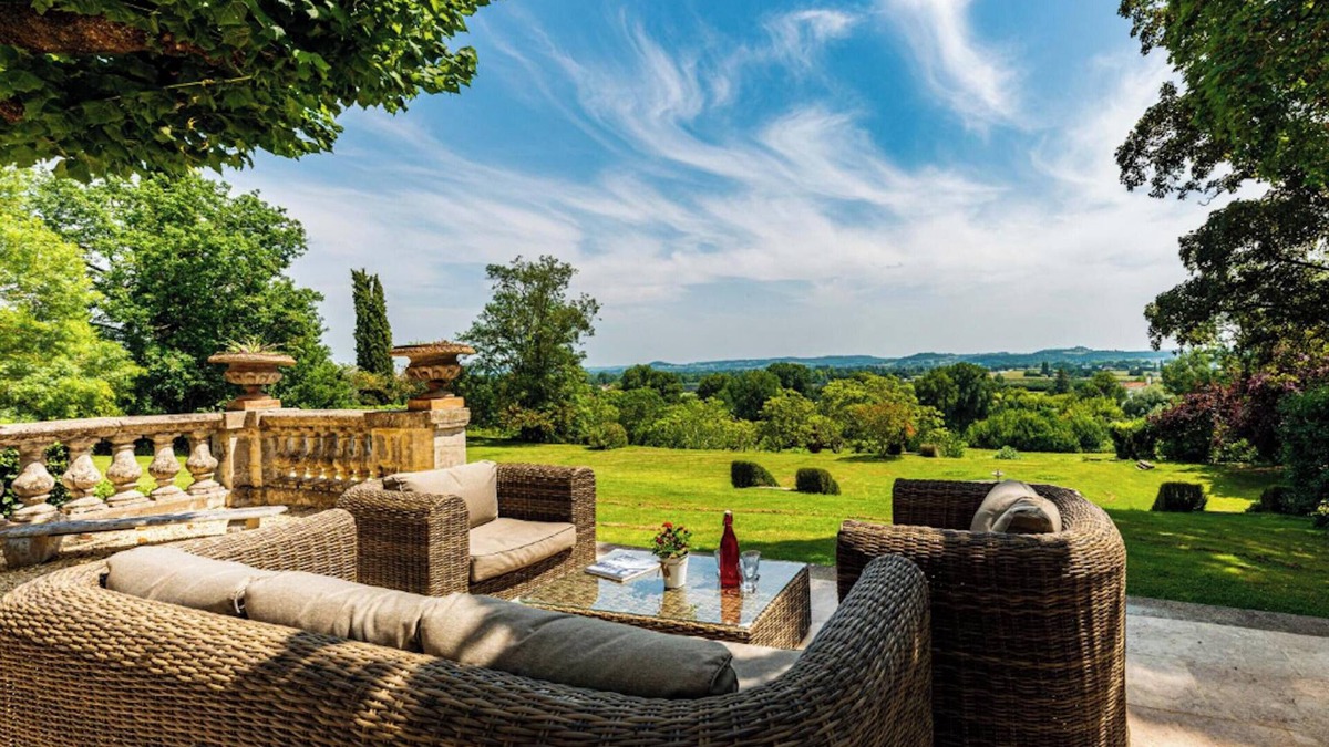 Castelmoron-sur-Lot Villa | Homerez - Villa in Castelmoron-sur-Lot