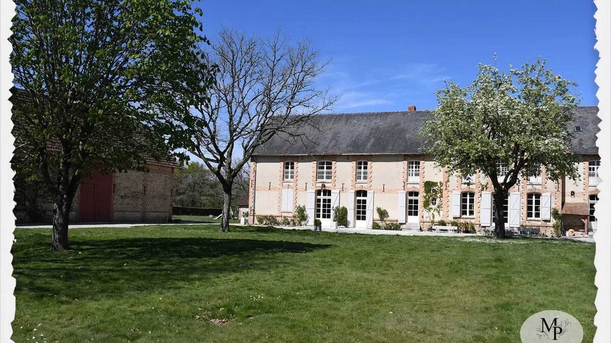 Brinon-sur-Sauldre Villa | Homerez - Villa in Brinon-sur-Sauldre