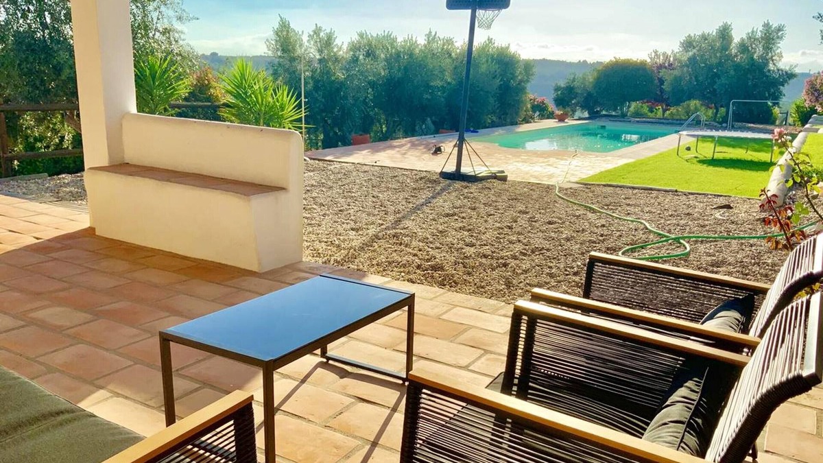 Pedrogao Villa | Homerez - Villa for 5 ppl. with shared pool and garden at Casais de Sao Bras
