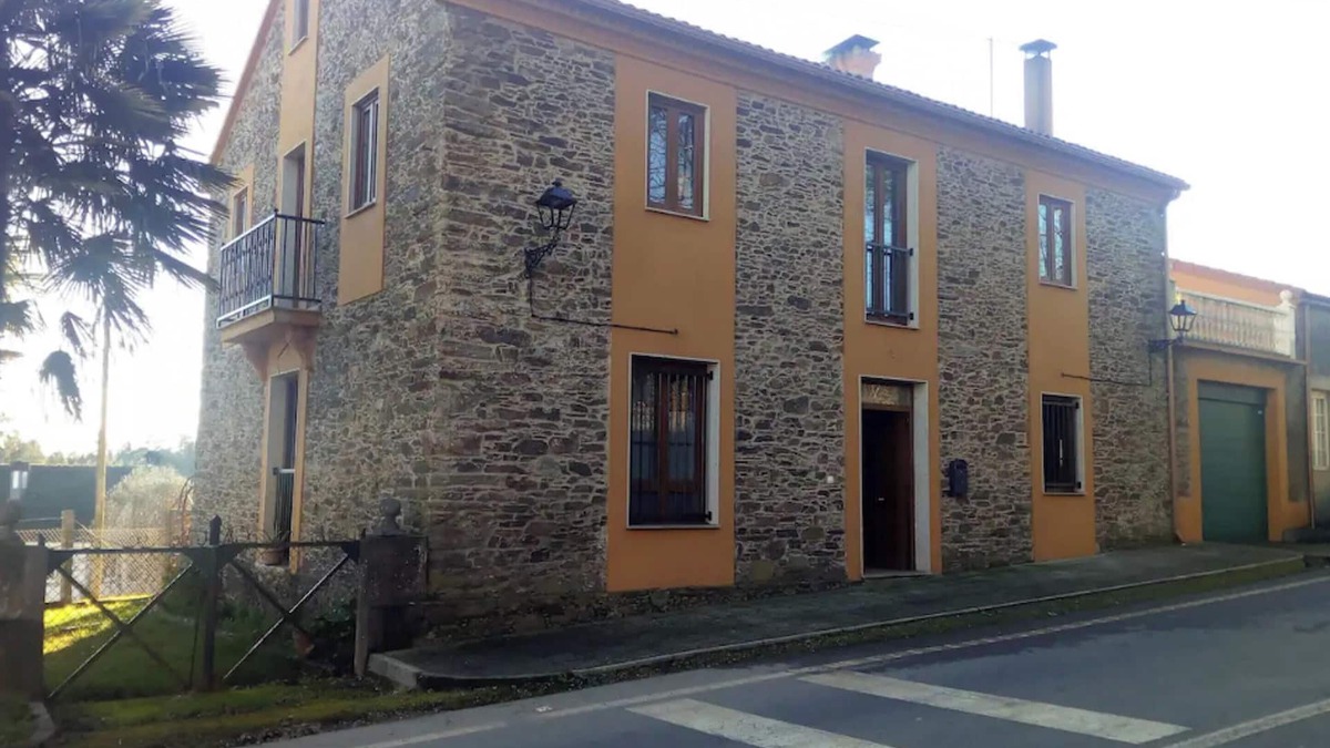 Fraga Villa | Homerez - Villa in Empalme de Vilar, mountain view