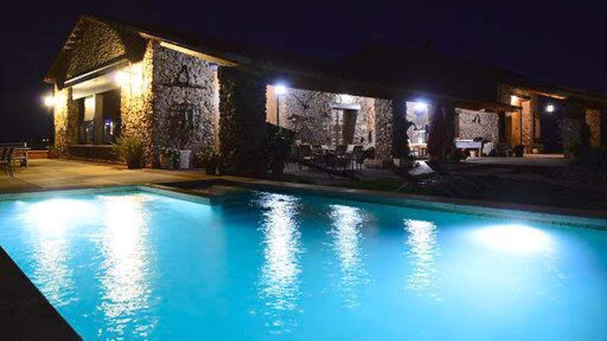 Fernan Caballero Villa | Homerez - Villa for 10 ppl. with swimming-pool and garden at Fernán Caballero