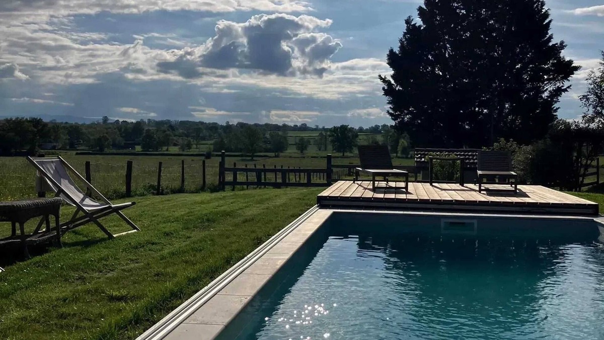 Briennon Villa | Homerez - Villa for 14 ppl. with swimming-pool, garden and terrace at Briennon