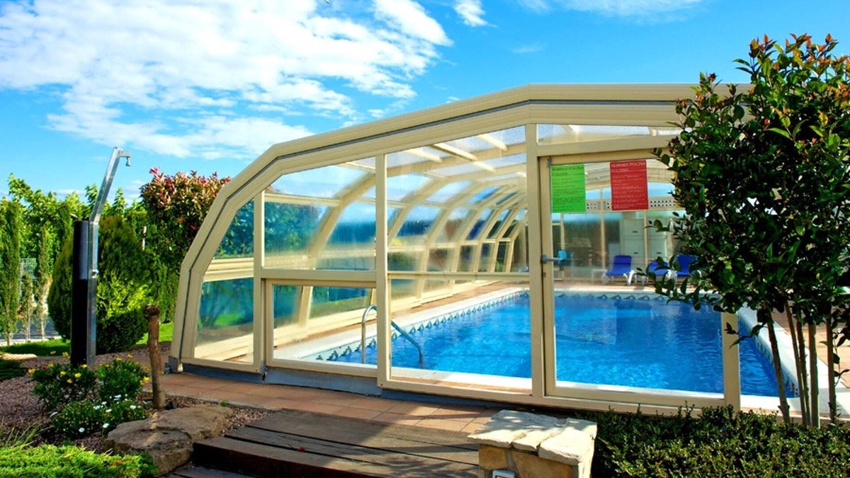 Tornabous Villa | Homerez - Villa for 15 ppl. with swimming-pool, jacuzzi and terrace at Tornabous