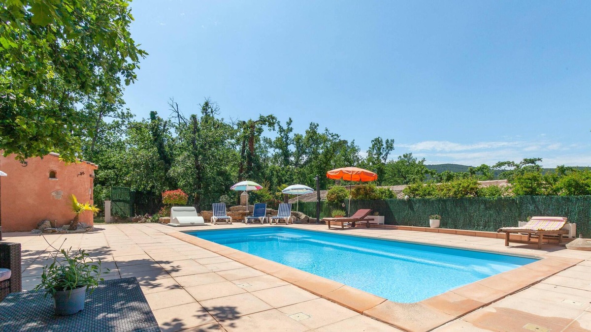 Rocbaron Villa | Homerez - Villa for 6 ppl. with swimming-pool, garden and terrace at Rocbaron
