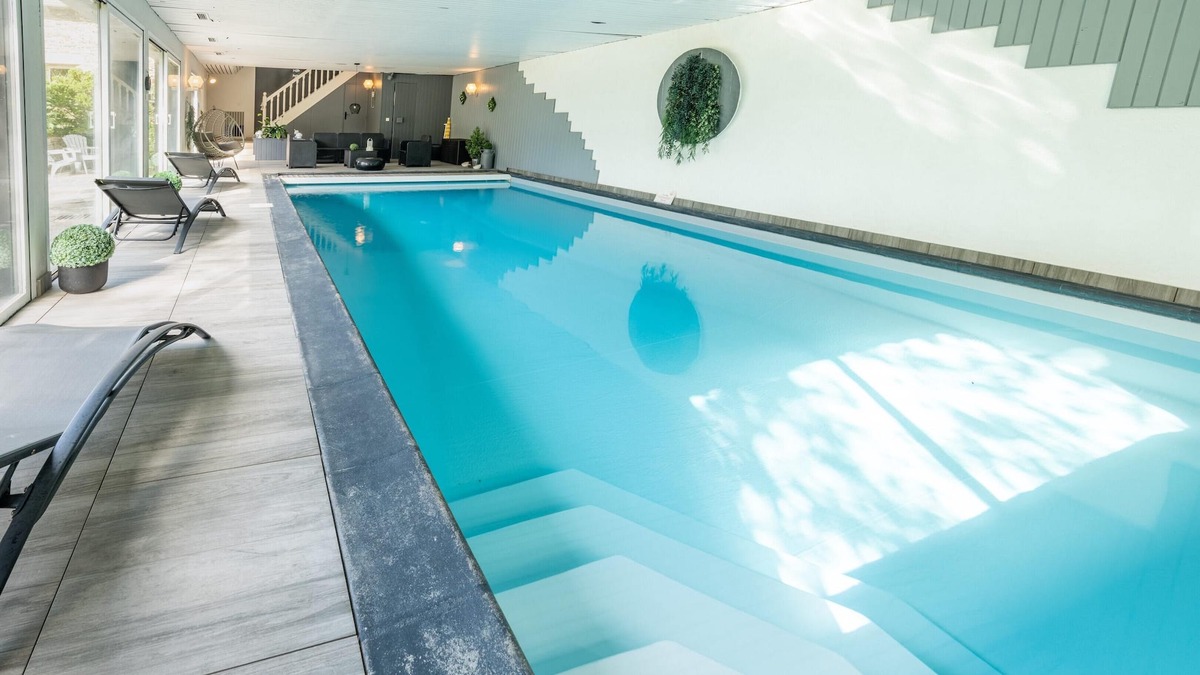 Guipry-Messac Villa | Homerez - Villa for 8 ppl. with swimming-pool, garden and terrace at Guipry
