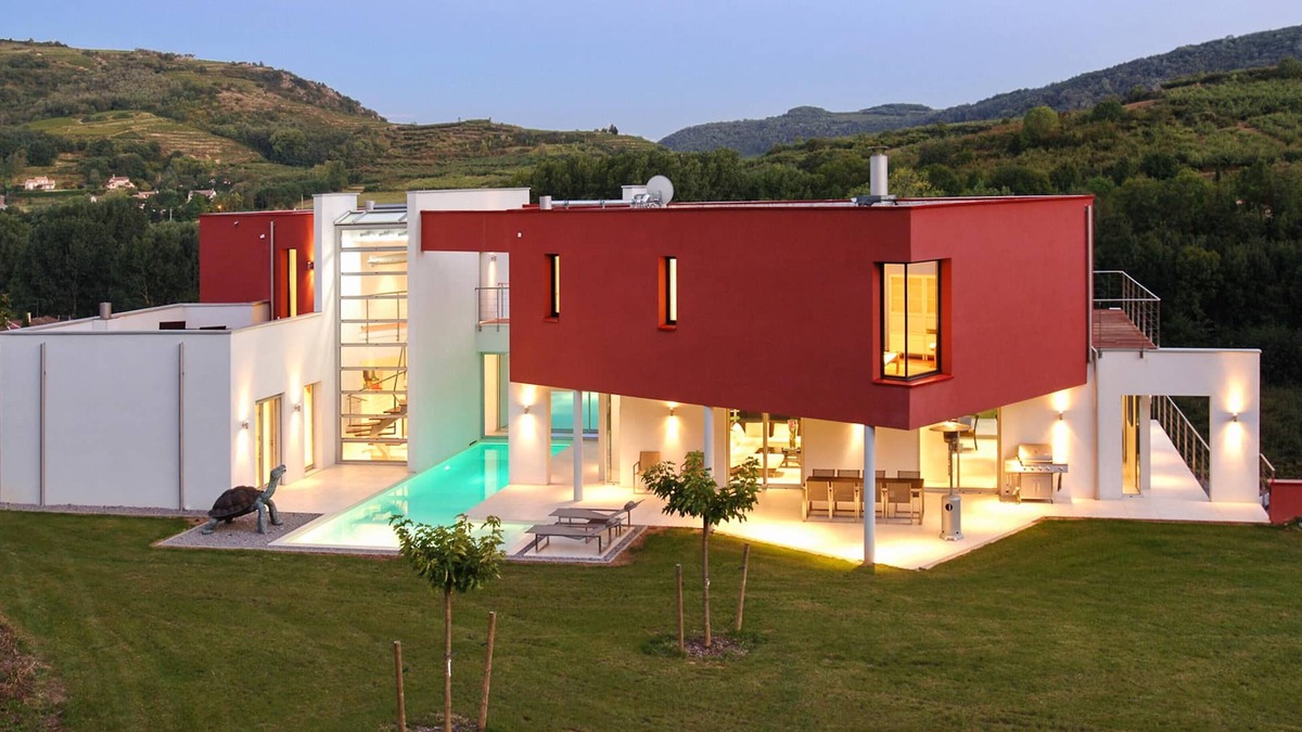 Saint-Desirat Villa | Homerez - Villa for 8 ppl. with swimming-pool and jacuzzi at Saint Désirat