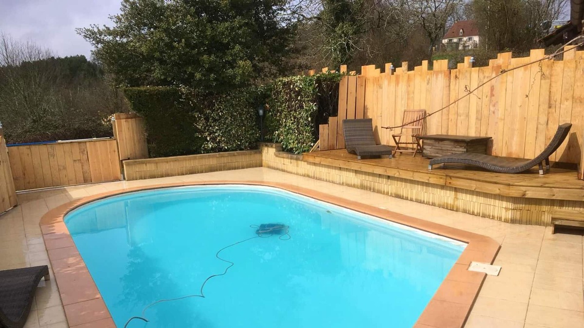 Beynac-et-Cazenac Villa | Homerez - Villa for 6 ppl. with swimming-pool and terrace at Beynac-et-Cazenac