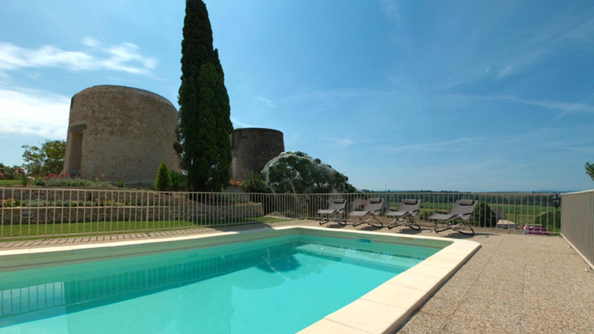 Ventenac-Cabardes Villa | Homerez - Villa for 6 ppl. with swimming-pool and jacuzzi at Ventenac-Cabardès