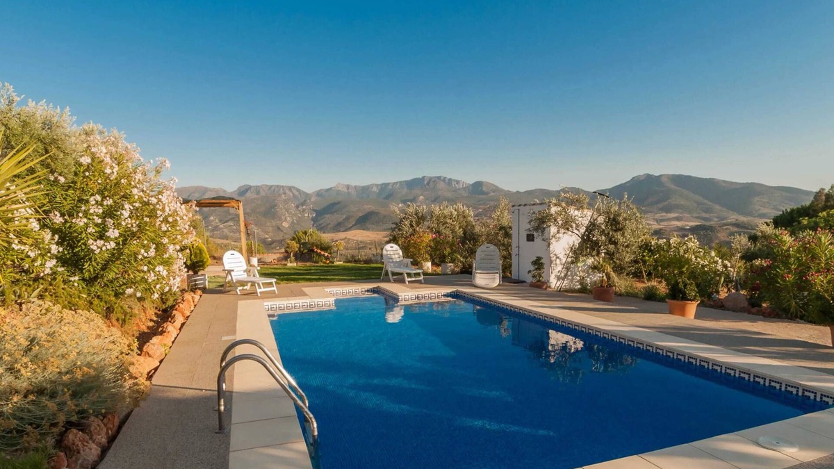 Algodonales Villa | Homerez - Villa in Algodonales