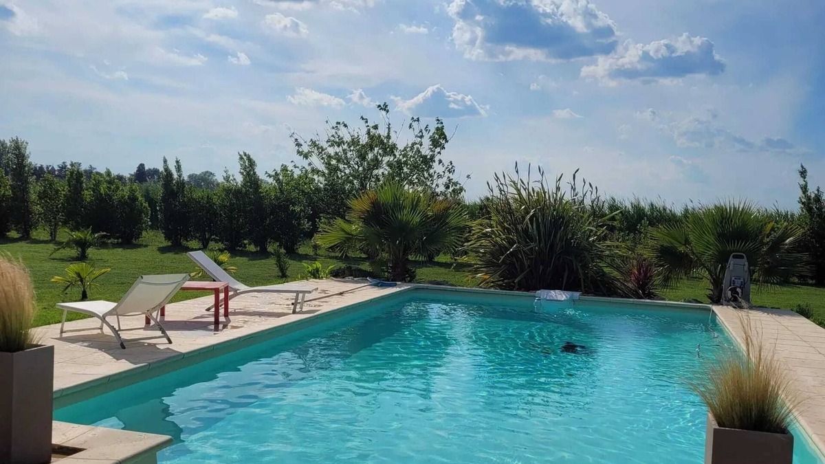 Albaron Villa | Homerez - Villa in Arles with Private Pool.