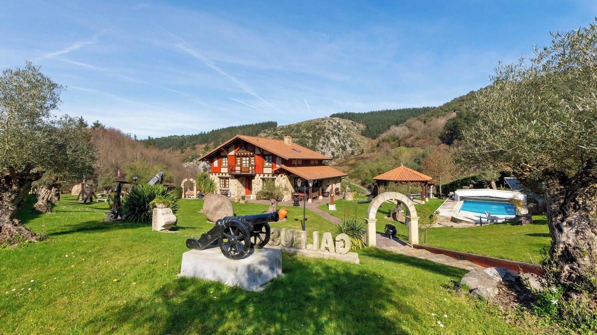 Dima Villa | Homerez - Villa in Bizkaia w/pool
