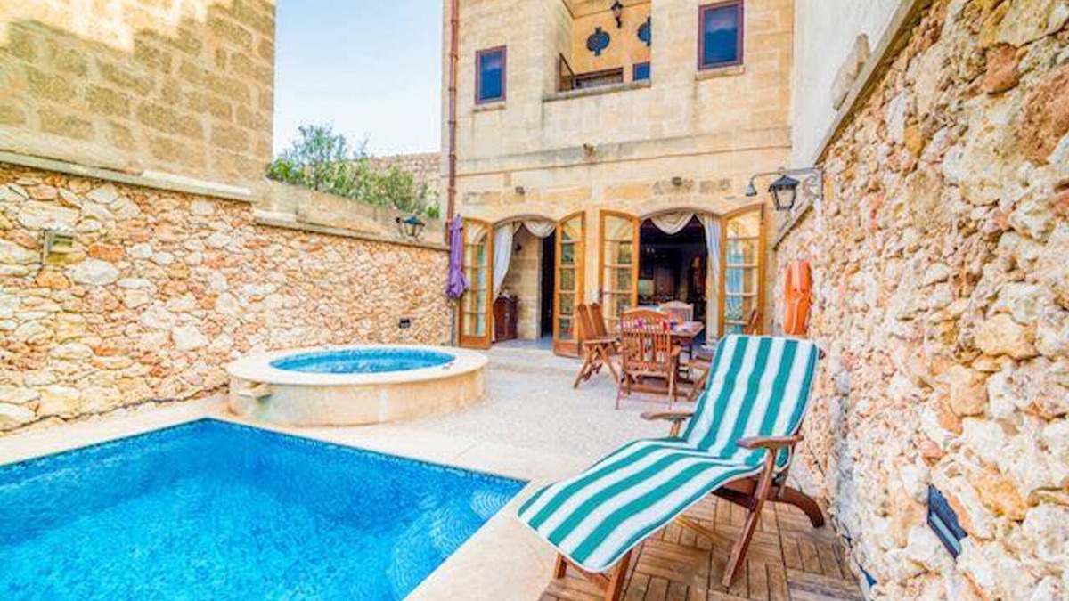 Nadur Villa | Homerez - Villa in In-Nadur with pool.