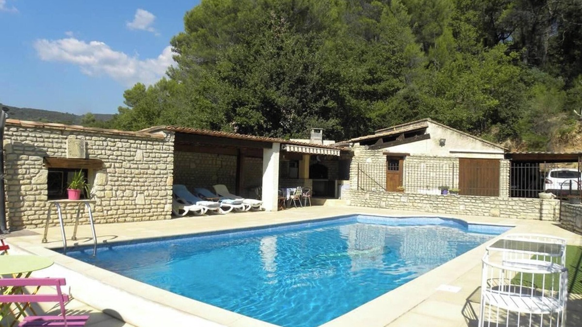 Lioux Villa | Homerez - Villa in Lioux with pool