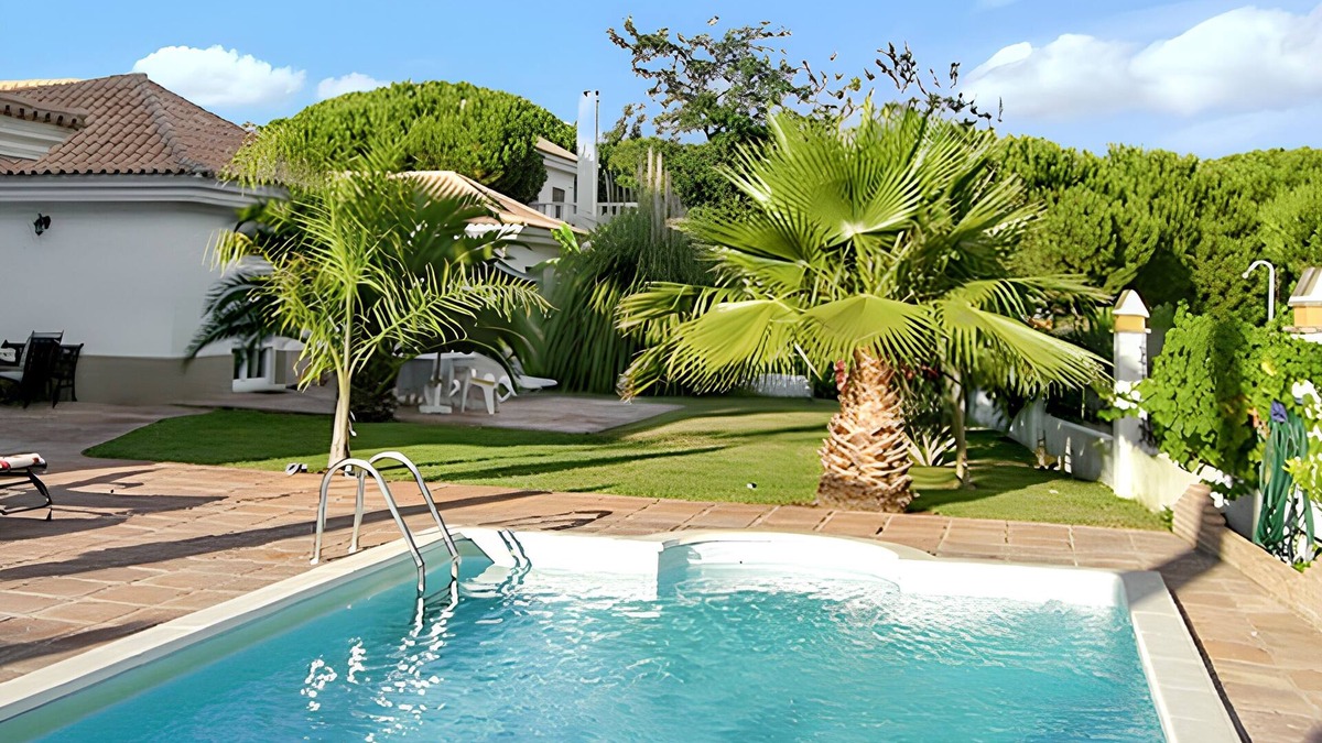 Nuevo Portil Villa | Homerez - Villa in Nuevo Portil