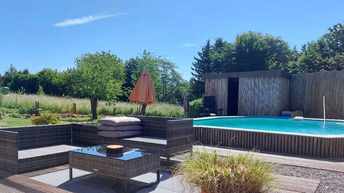 Ohey Villa | Homerez - Villa in Ohey with pool.