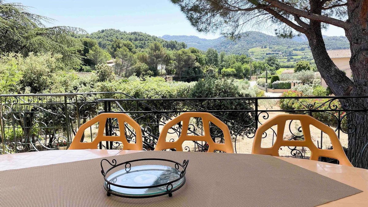 Sablet Villa | Homerez - Villa in Sablet + Private Pool