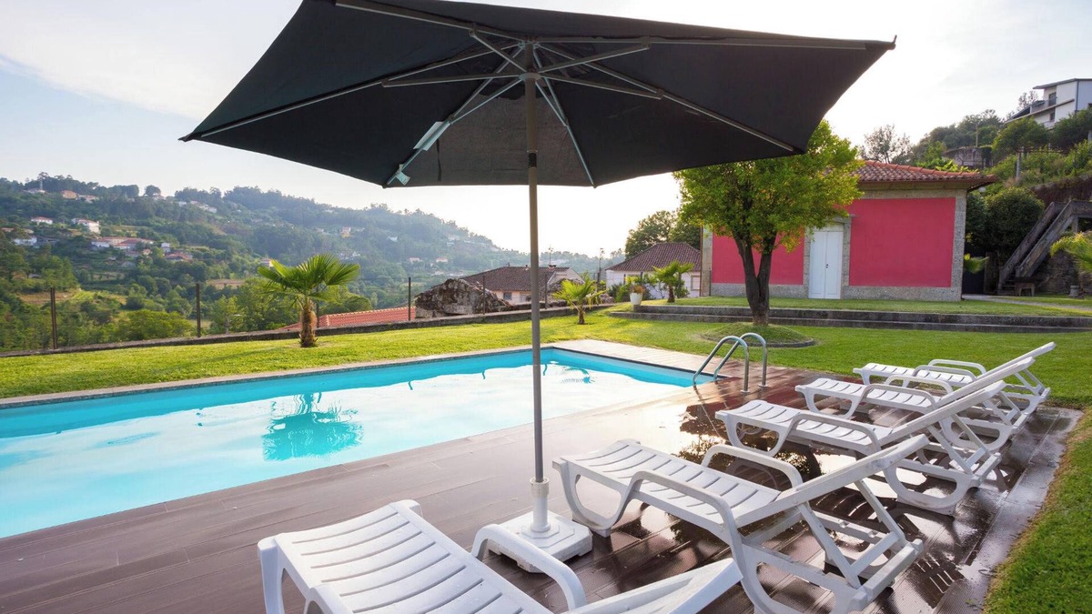 Guilhofrei Villa | Homerez - Villa in Sobradelo da Goma
