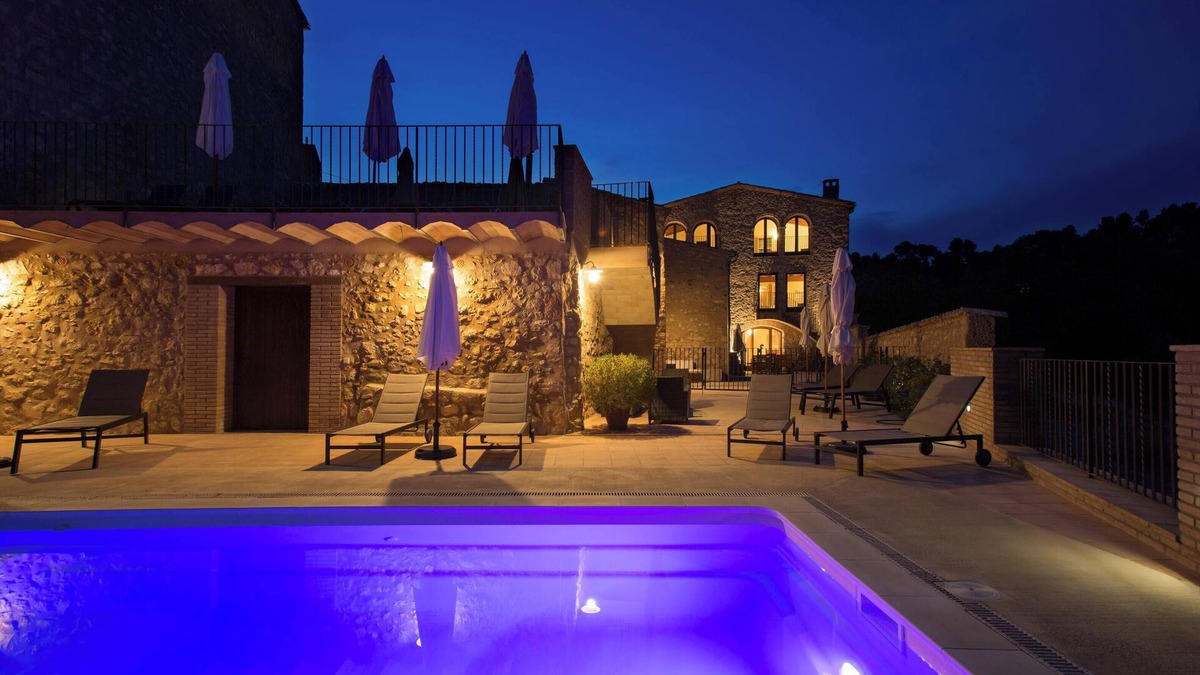 Orpi Apartment | Homerez - Welcoming apartment in Orpí with pool