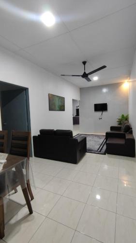 Sungai Jarom House | Homestay Atok Mus'lim Only