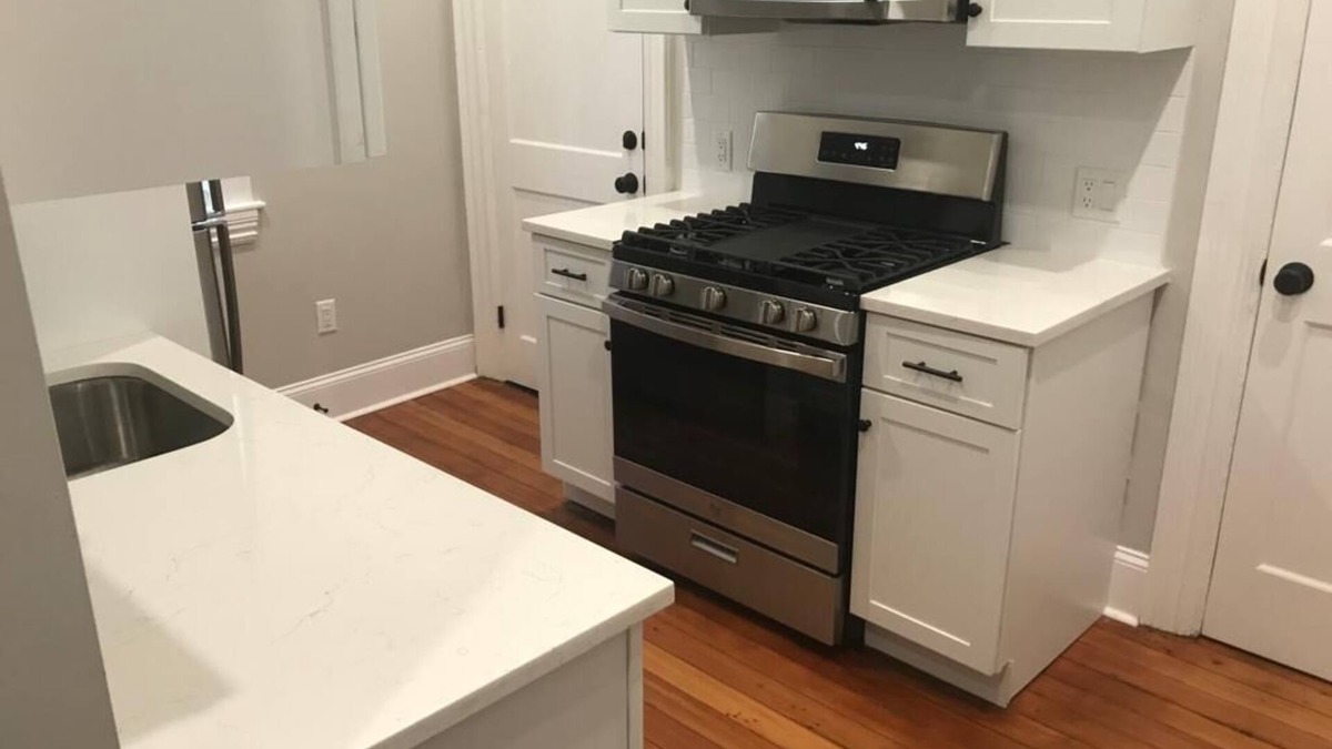 Dorchester Bed & Breakfast | HomeStay - B&B - Near South Boston - JFK-Umass Area