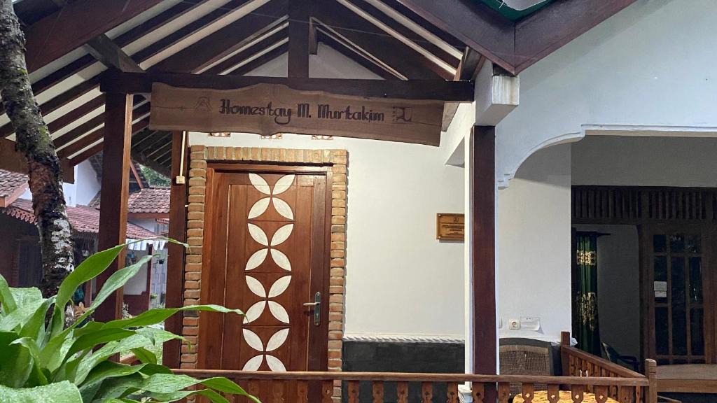 Mendut House | Homestay Candi Pawon Murtakim Syariah