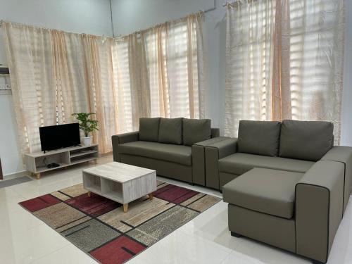 Kijal Villa | Homestay Kemaman Fyna08 Semi-D, 4 Bedrooms Dekat Pantai Kijal
