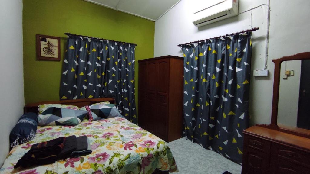 Parit Buntar House | Homestay Opah Parit Buntar, Perak