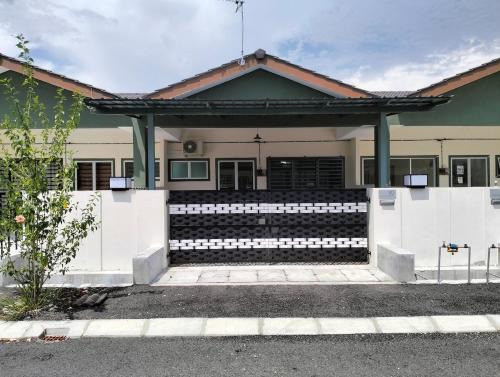 Bandar Seri Iskandar House | Homestay Panda Seri Iskandar Location nearby Uitm Utp KPM