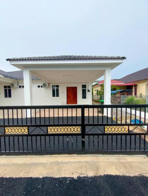 Kampung Bintong House | Homestay Usrati 17J (untuk muslims sahaja)