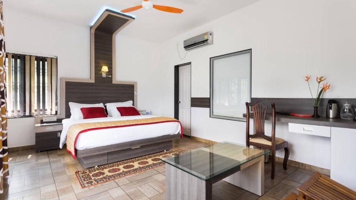 Devikolam House | Homestay with Serine Views, Pool, and delicious local food.