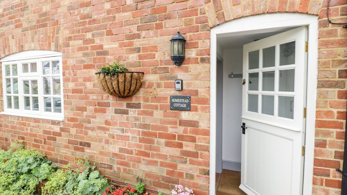 Halford Cottage | HOMESTEAD COTTAGE, with a garden in Halford