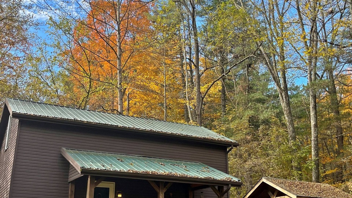 Logan Cabin | Homestead Cottage with hot tub and trails