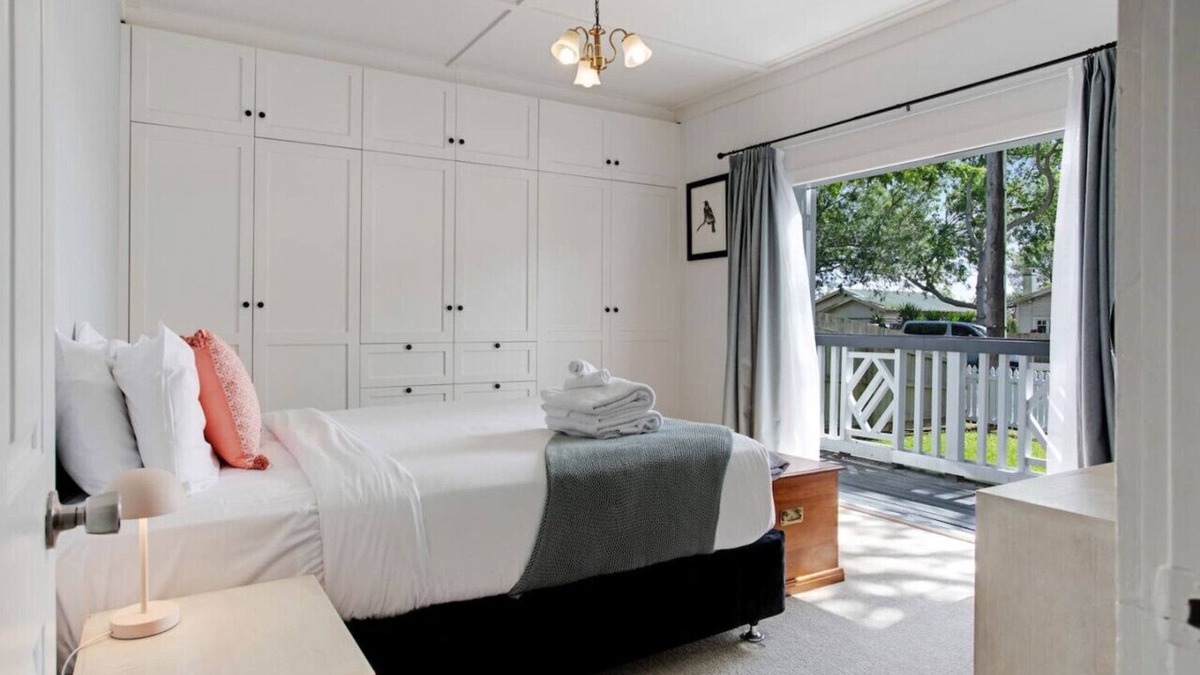 Otahuhu House | Homestead Haven Bungalow with Pool and Air-Con