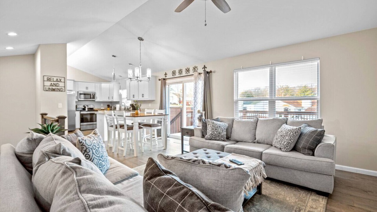 O'Fallon House | Homestead Retreat: O'Fallon Getaway