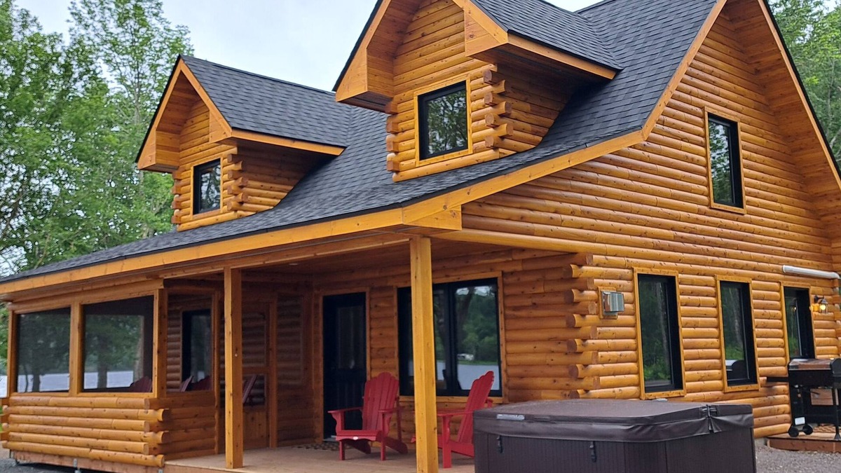 Antigonish County House | Homesteader Lodge - Lochaber Lake Lodges