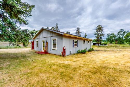Dallas House | HomeSted Cottage
