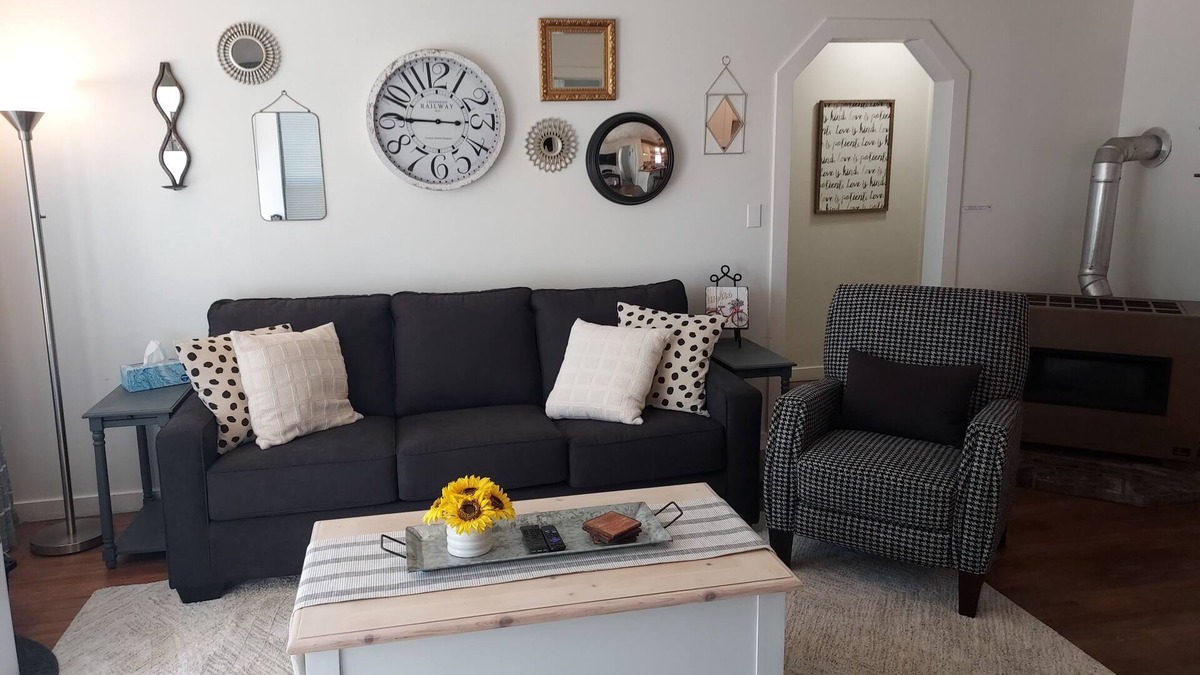 Albany Cottage | Hometown FAVE - Spacious 2-BDRM Cottage Near Downtown Albany & Close to OSU