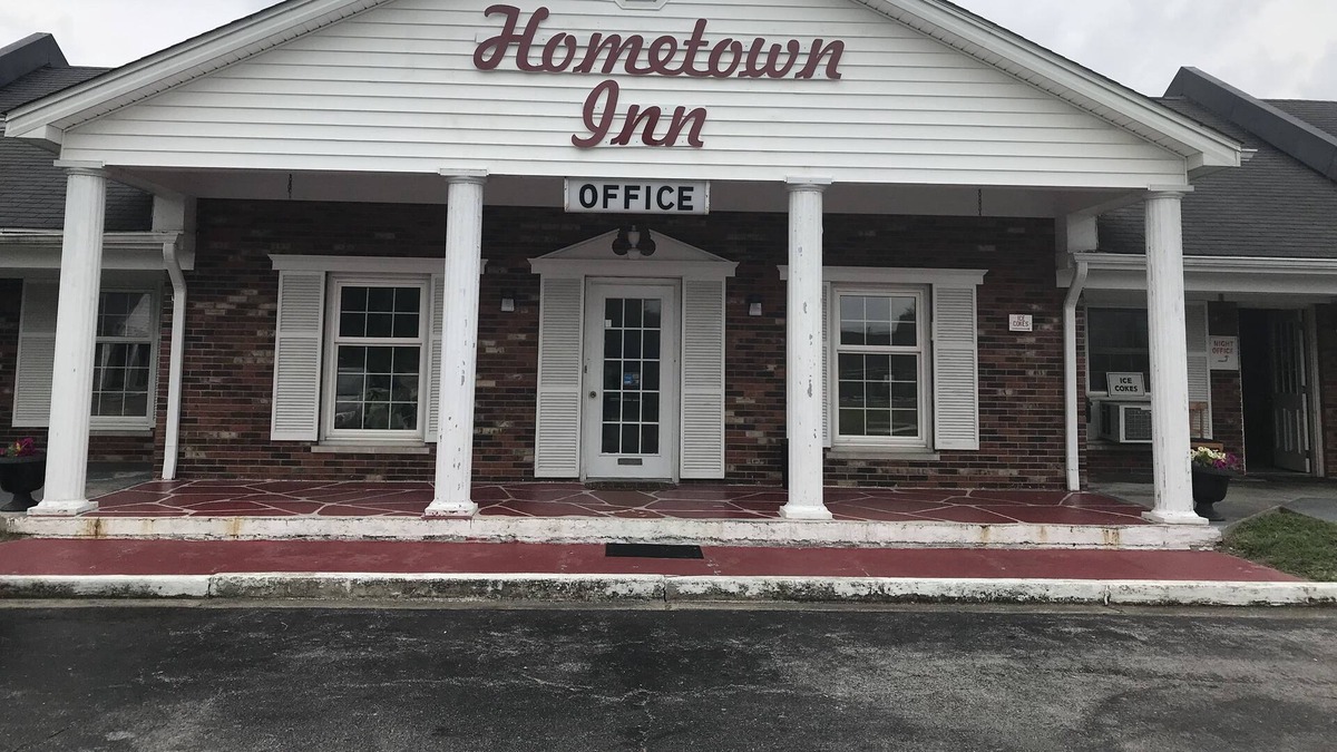 Berea Hotel | Hometown Inn Berea