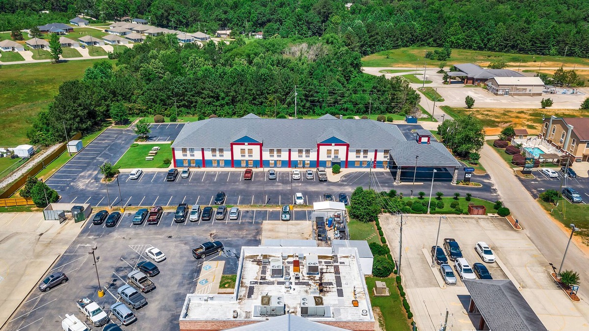 Thomasville Hotel | Hometown Inn