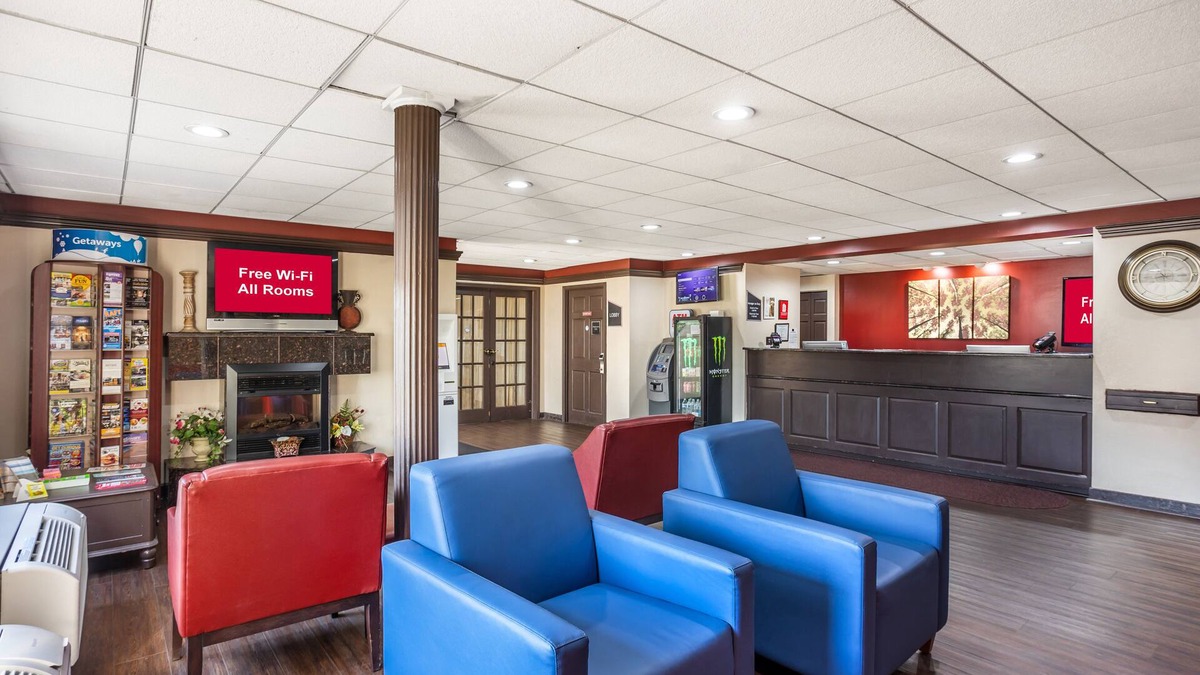 Witmer Hotel | HomeTowne Studios by Red Roof Lancaster